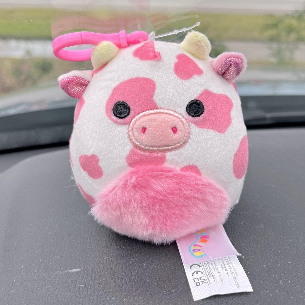Squishmallows Clip Evangelica the Cow Valentine HTF 5” keychain